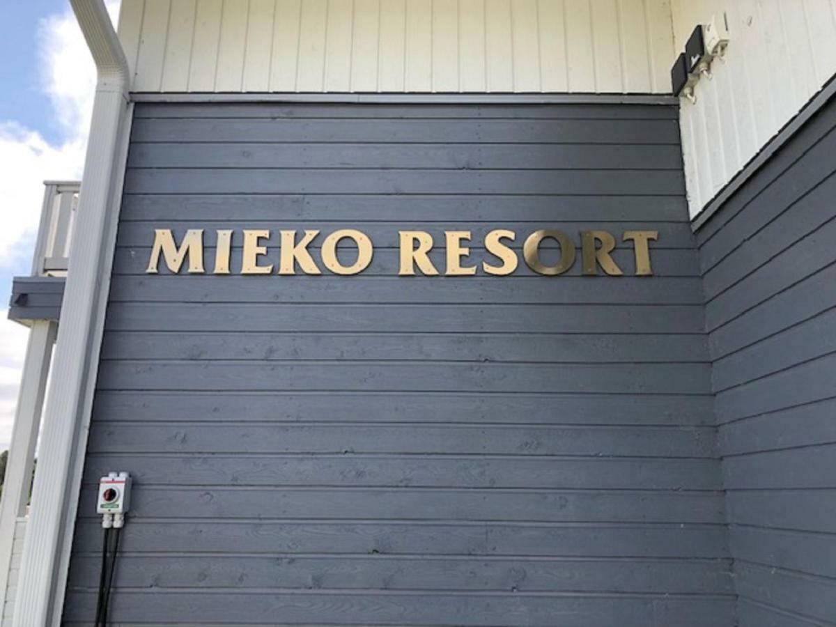 Miekojaervi Resort Pello Exterior foto